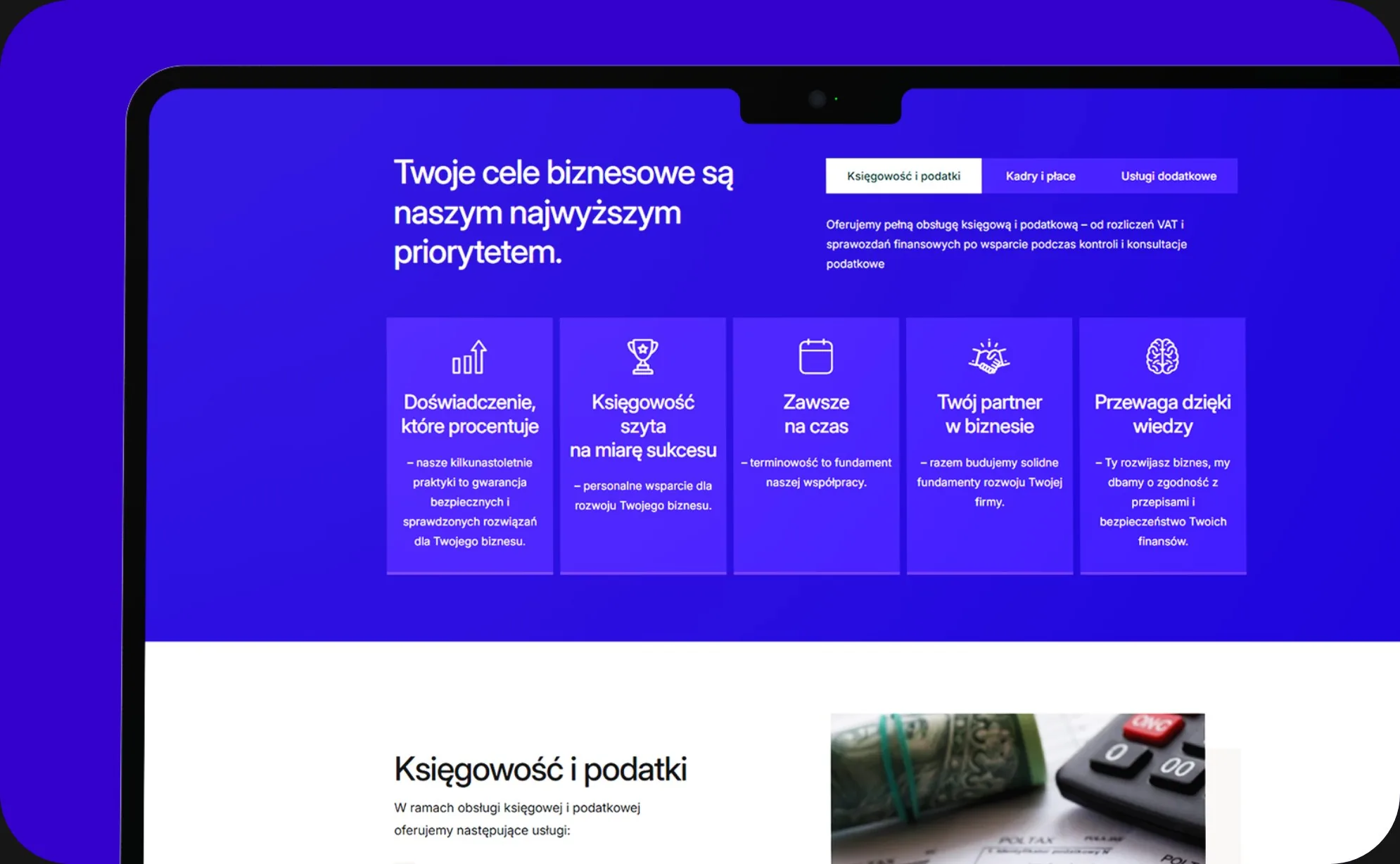 AccountSay - sekcja z zaletami biura rachunkowego na fioletowym tle