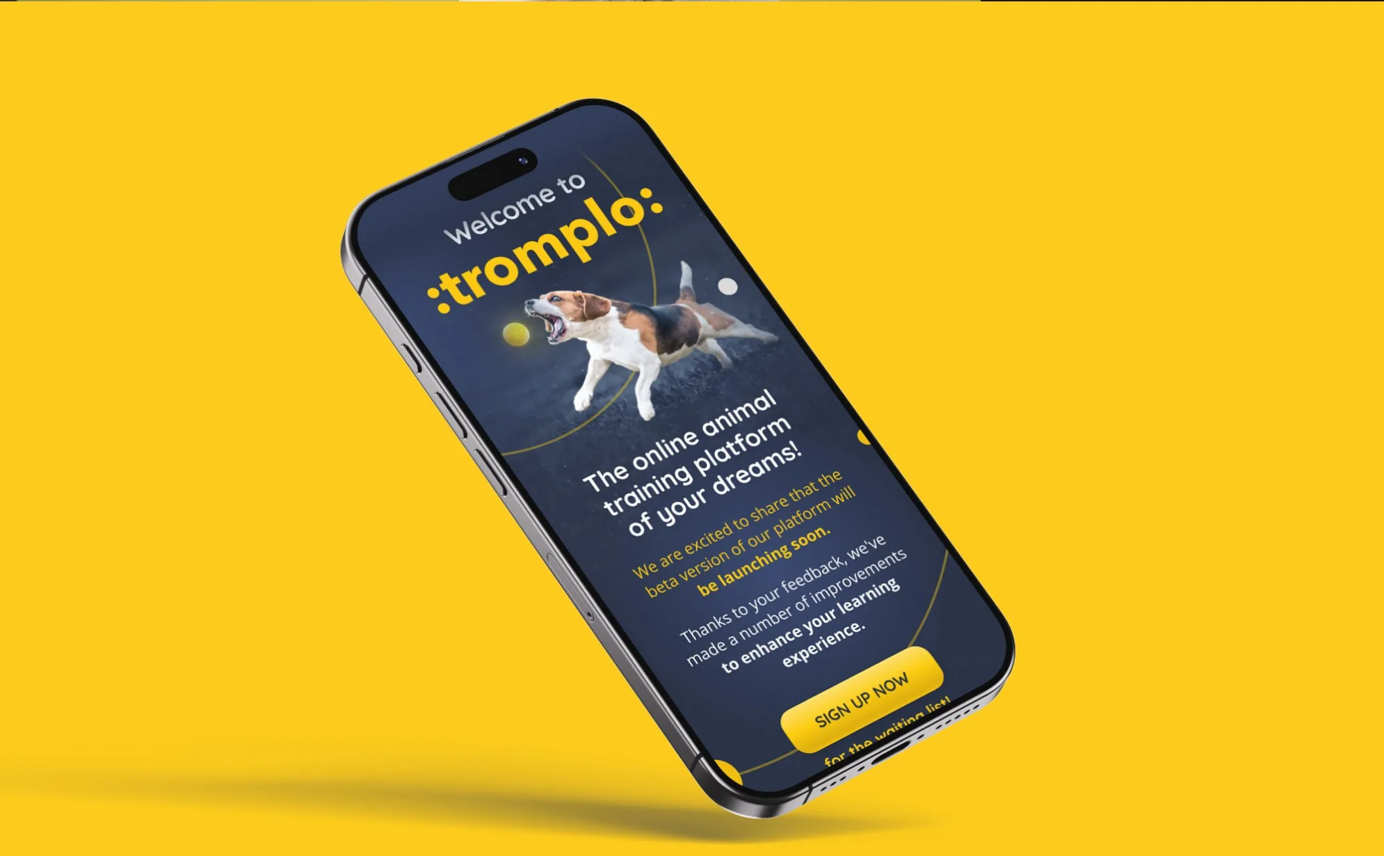 Tromplo - ekran powitalny platformy z zapisem na listę na smartfonie